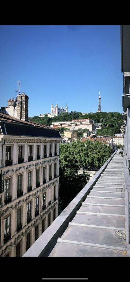 Celect'In Lyon Suites Climatisees Skyview Εξωτερικό φωτογραφία