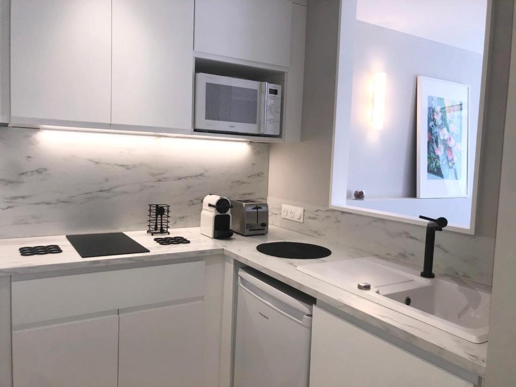 Celect'In Lyon Suites Climatisees Skyview Εξωτερικό φωτογραφία